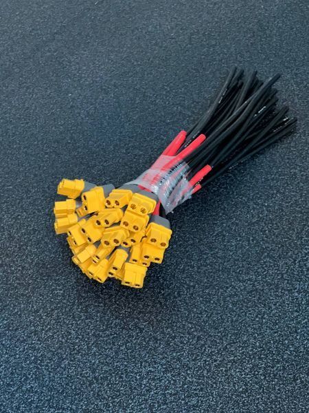 Конектор XT60 Amass з ковпачком, кабель 14awg 8,5см червоний, 17,5см чорний 17200 фото